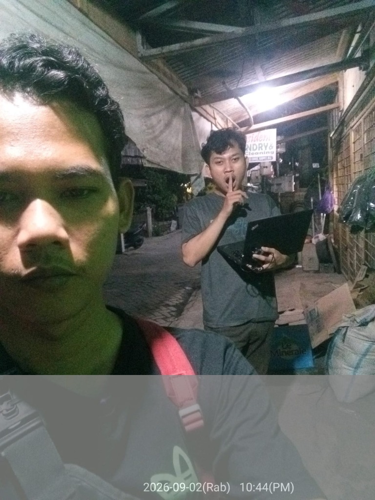 Momen Tawa Bersama di Gerbang Bunga